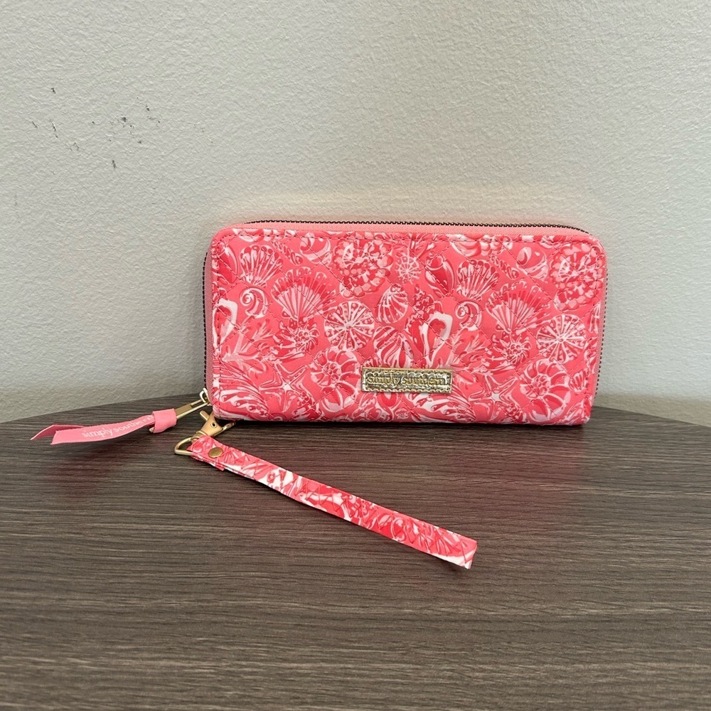 Simply Southern Seashell Starfish Pink and White Quilted Wallet Wristlet - Picture 2 of 9